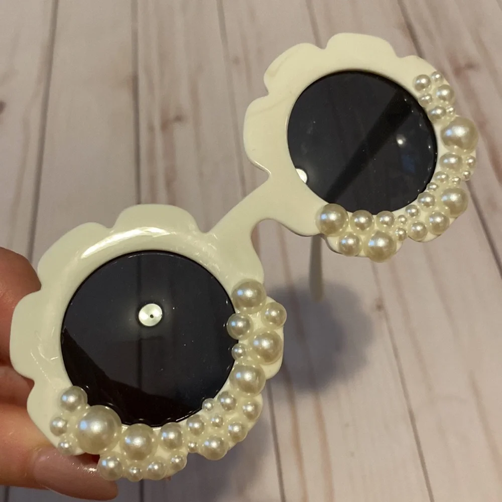 Girls white pearl flower shaped sunglasses